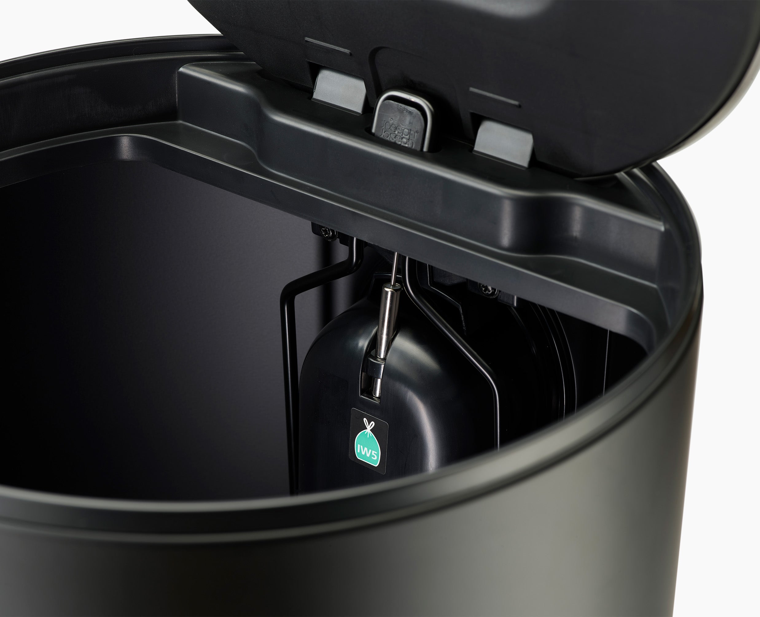 Arc™ 30L Easy-push Matt Black Pedal Bin Starter Set