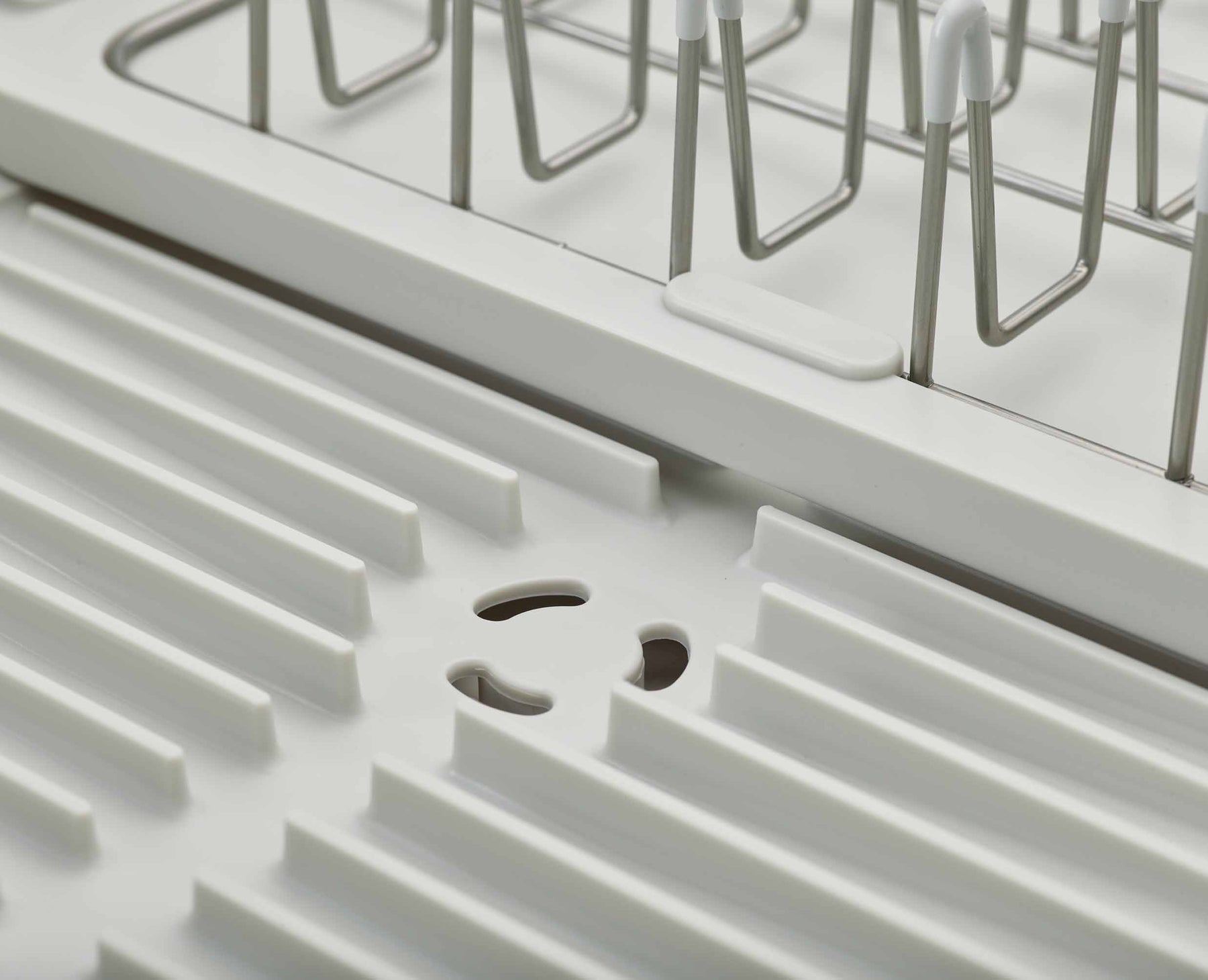 Extend™ Steel Expandable Dish Drainer - 851692 - Image 6