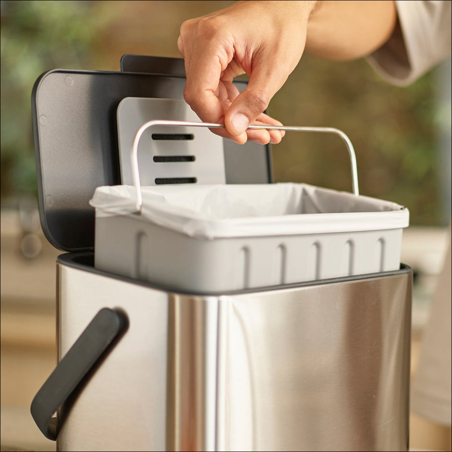 How to choose the right food waste caddy for you 