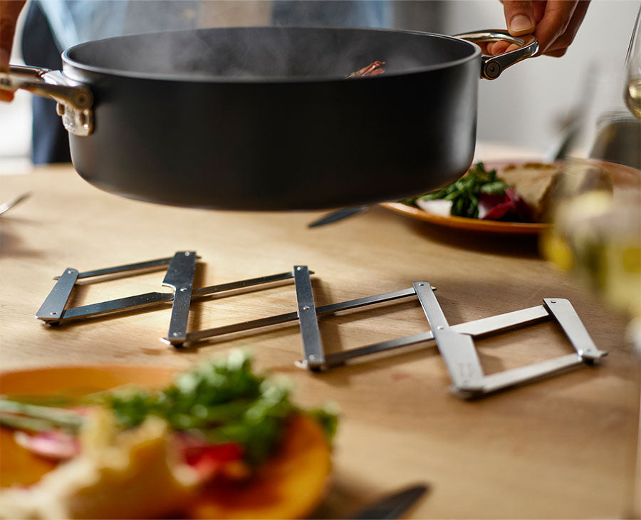 Space Saucepan, Trivet &amp; Utensil Set - Image 4