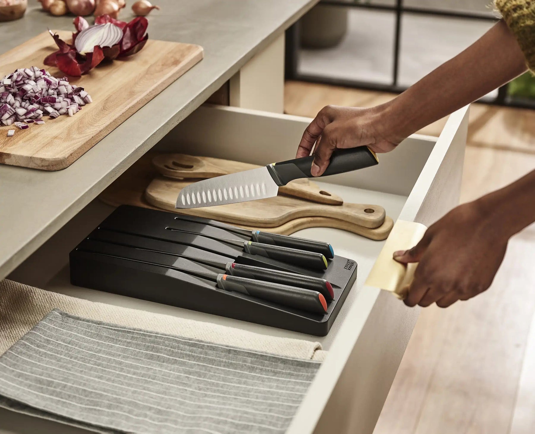 Elevate™ Store 5-piece Knife Set with In-drawer Storage Tray - 10545 - Image 3